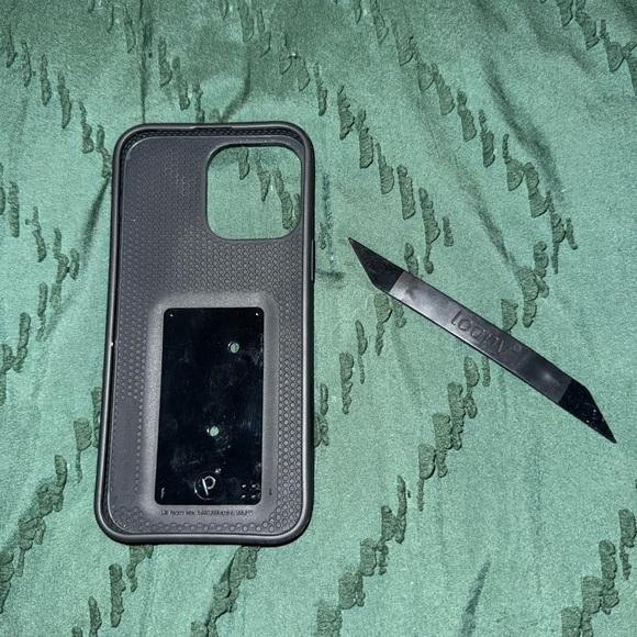 iPhone 14 Pro Max midnight leopard loopy case - Picture 6 of 6